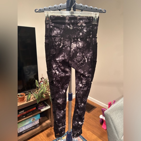 Lululemon rise and flow pant full on luxtreme - Picture 7 of 14